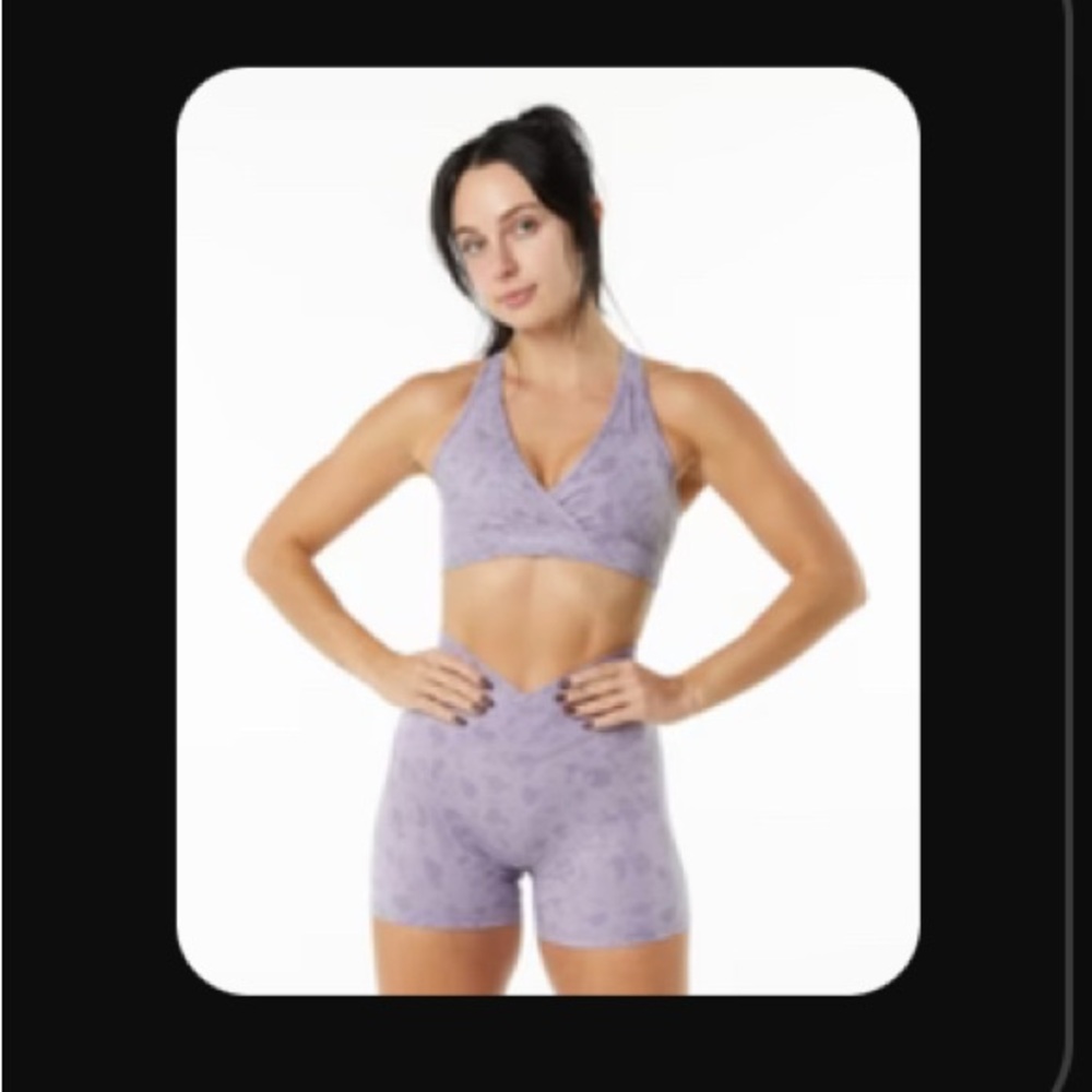 Alphalete | Surface wrap shorts & bra | Misty Lilac